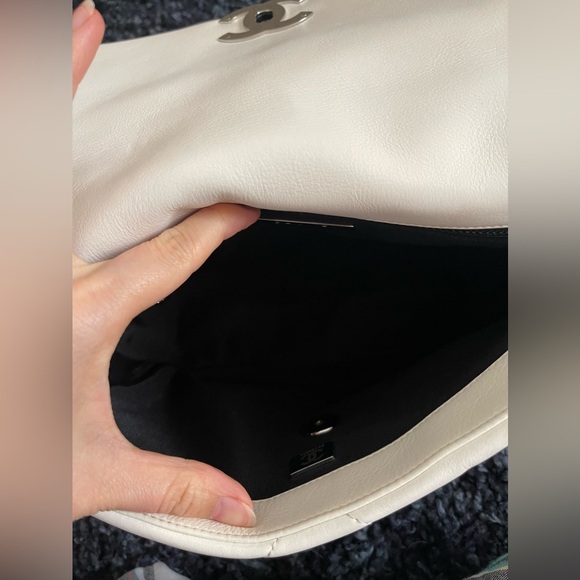 Chanel 19 flap - Picture 6 of 12
